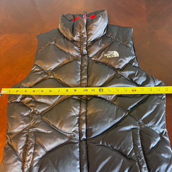 The North Face Womens 550 Black Down Puffer Vest With Red Lining M Warm Quilted - Picture 9 of 11